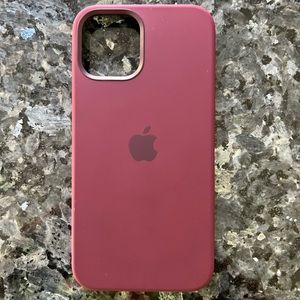 Apple iPhone 12/12 pro MagSafe silicone case